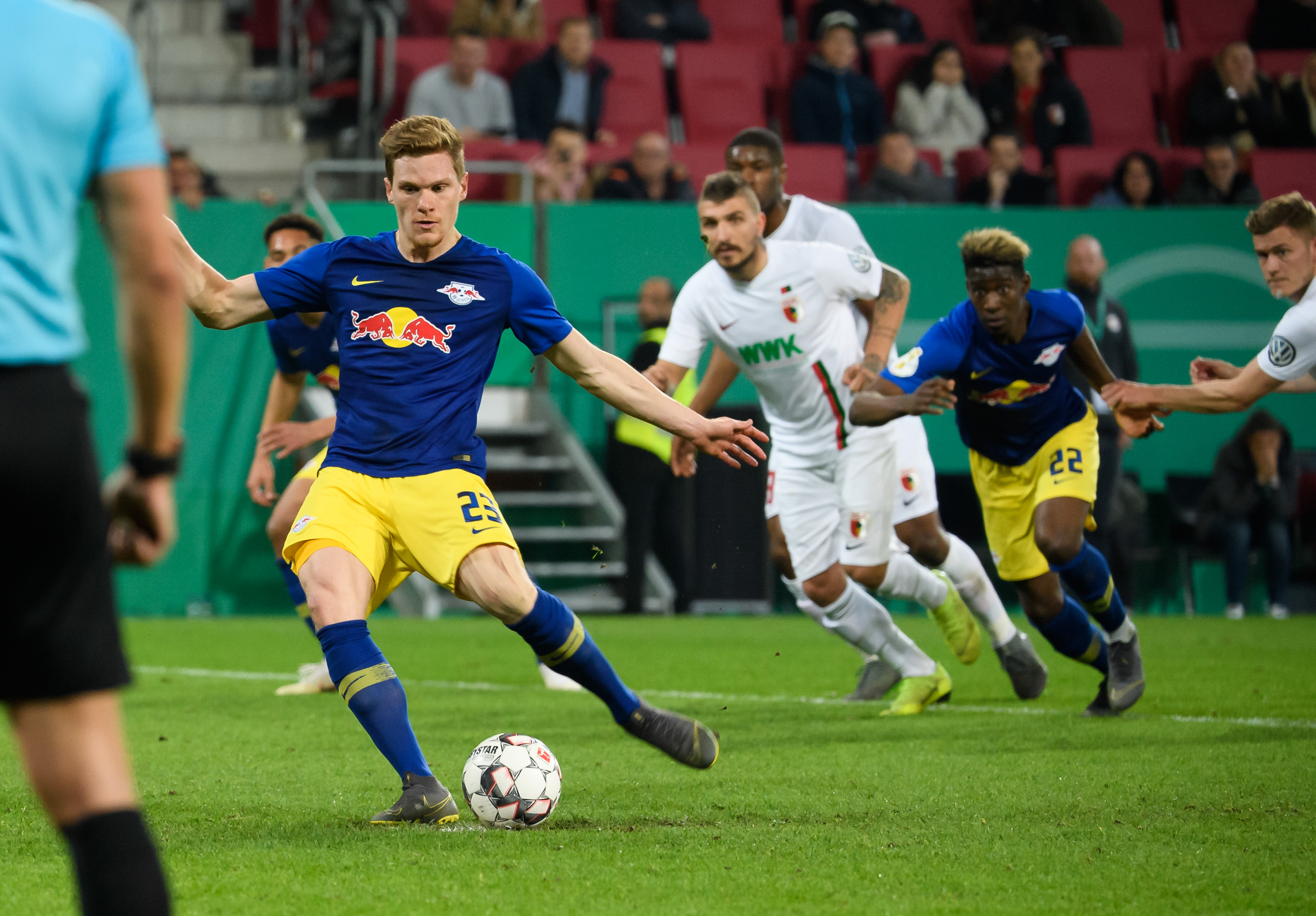 今晚广州队调整名单以备德国杯；官宣签约环节打磨；信心回归；球探报告显示潜力的简单介绍